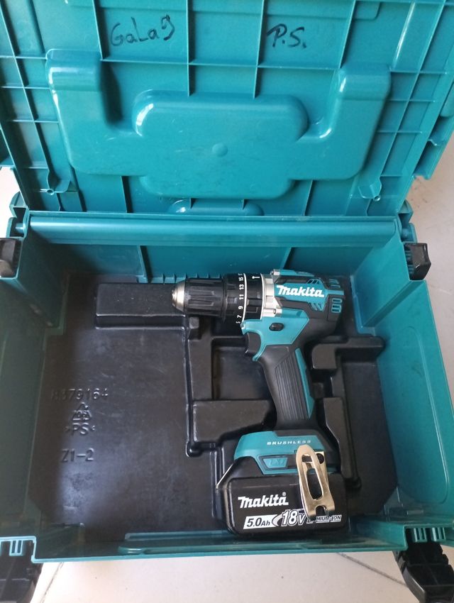 Taladro percutor Makita DHP 484