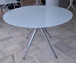 Mesa redonda cristal y metal