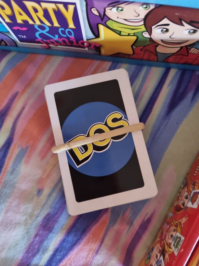 Confezione da 3 giochi da tavolo Party & Co Junior, Hedbanz..