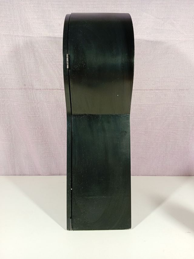 Reloj de sobremesa moderno negro