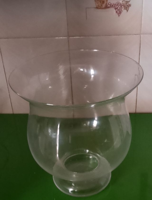 Jarrón de cristal transparente