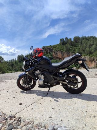 Kawasaki ER6N Moto