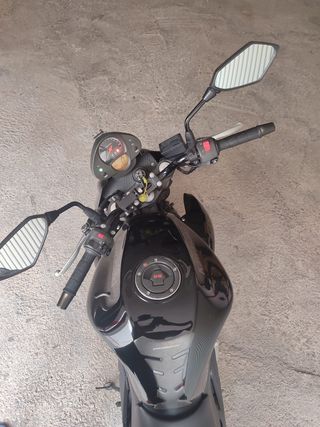 Kawasaki ER6N Moto