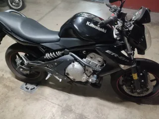 Kawasaki ER6N Moto