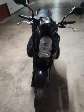 Kawasaki ER6N Moto