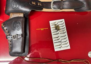 Funda y cinturón de balas para disfraz