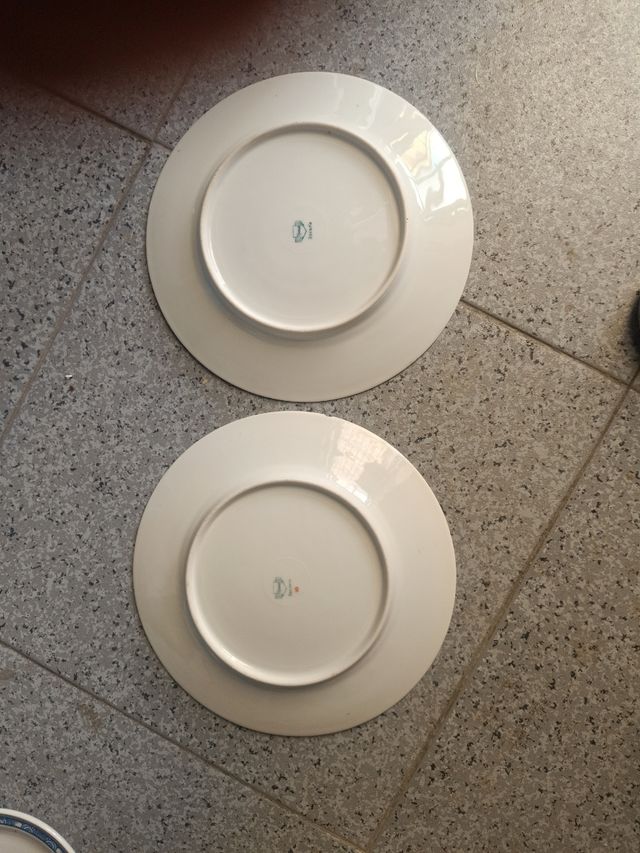 Dos platos antiguos de cerámica Bavaria