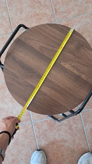 Mesa auxiliar revistero