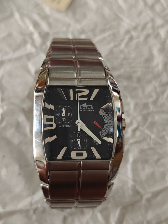 Reloj Lotus