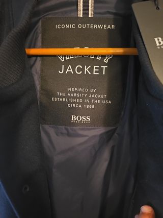 Chaqueta Bomber BOSS Negra con Mangas Beige
