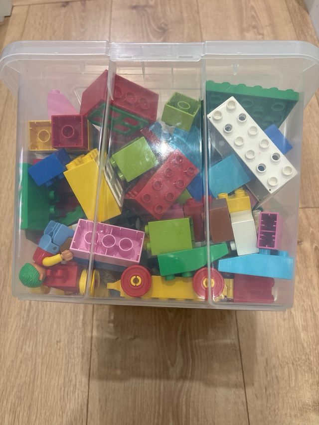 Lego duplo- Caja de piezas de construcción