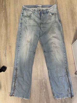 Zara Vaqueros Azules con Cremalleras – Corte Ancho
