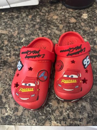 Crocs Rojas Rayo McQueen Talla Infantil