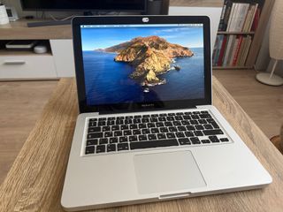 MacBook Pro 13 i7 250GB SSD 8 GB RAM