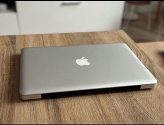 MacBook Pro 13 i7 250GB SSD 8 GB RAM