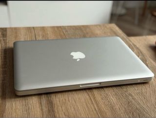MacBook Pro 13 i7 250GB SSD 8 GB RAM