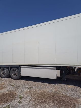 Se vende cabeza tractora y remolque frigorífico 