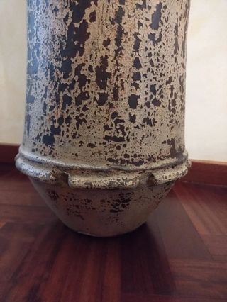 Vaso di design beige e marrone da interno