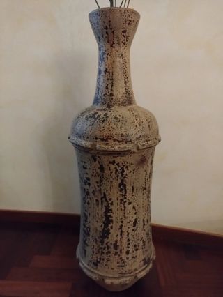 Vaso di design beige e marrone da interno