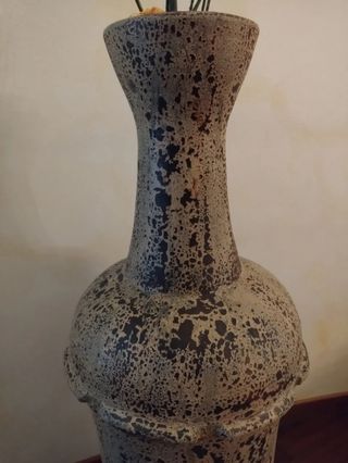 Vaso di design beige e marrone da interno