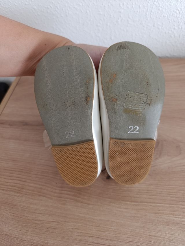 Calzado ceremonia bebé niña beige