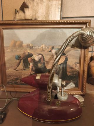 Antigua máquina de coser medias