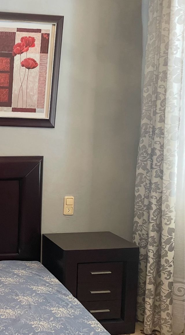 Dormitorio completo madera oscura