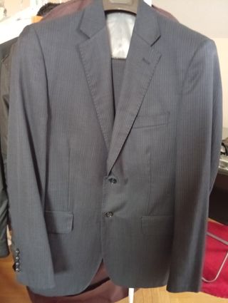 Traje de caballero gris