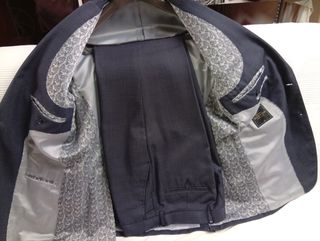 Traje de caballero gris