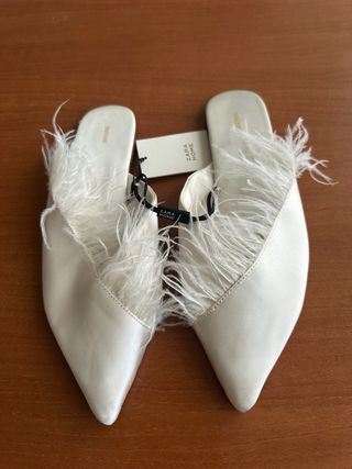 Zapatillas Zara Home Blancas con Plumas