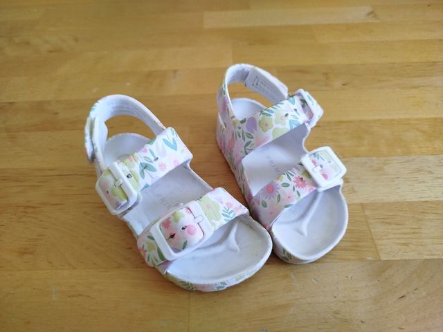 Chanclas florales Talla 22