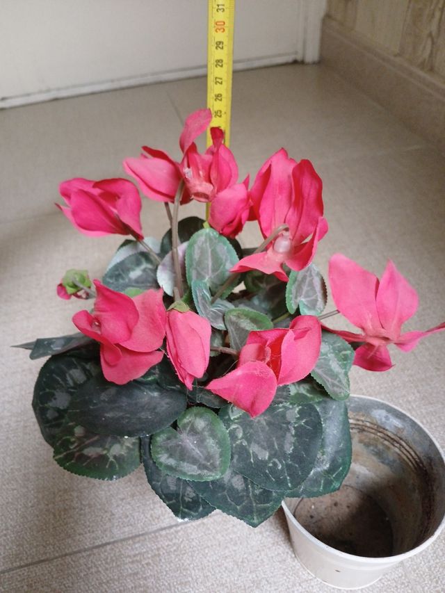 Flor artificial rosa y verde,Sólo  OCTUBRE.