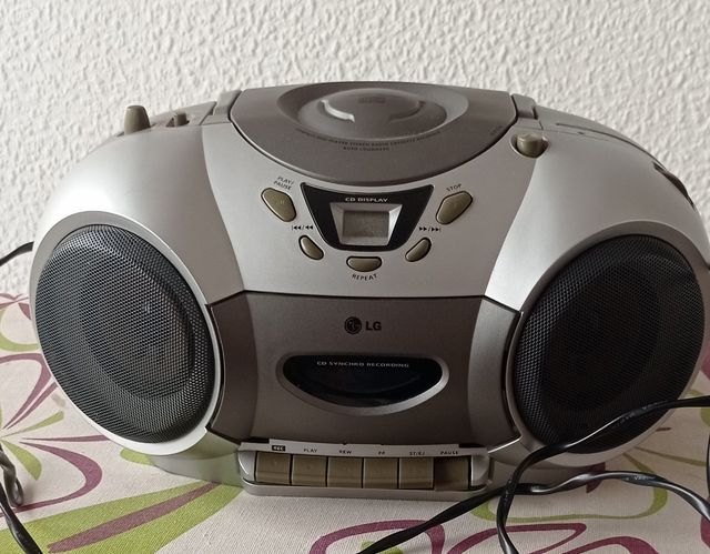 Mini cadena LG CD Radio Cassette