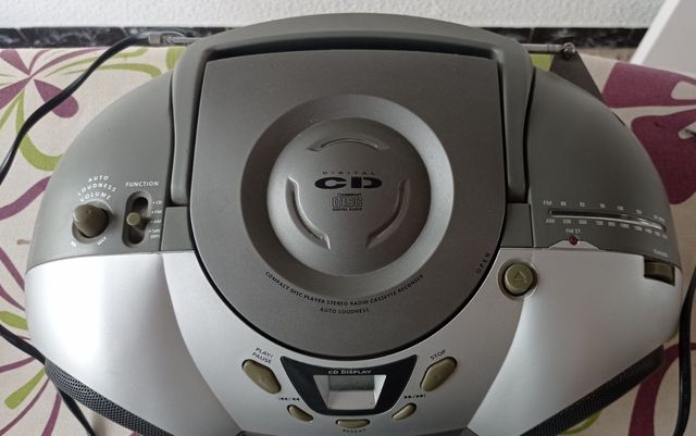 Mini cadena LG CD Radio Cassette