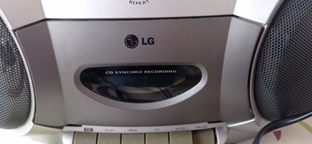 Mini cadena LG CD Radio Cassette