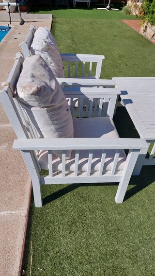 Conjunto de jardín: sofá, 2 sillas y mesa