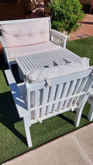 Conjunto de jardín: sofá, 2 sillas y mesa