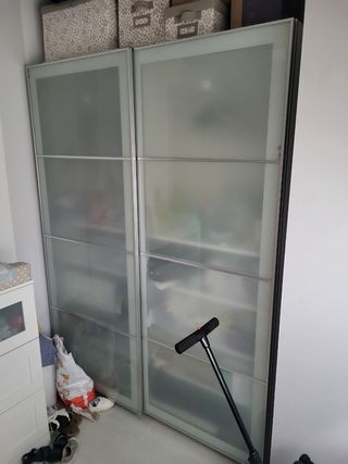 Armario puertas correderas cristal y metal