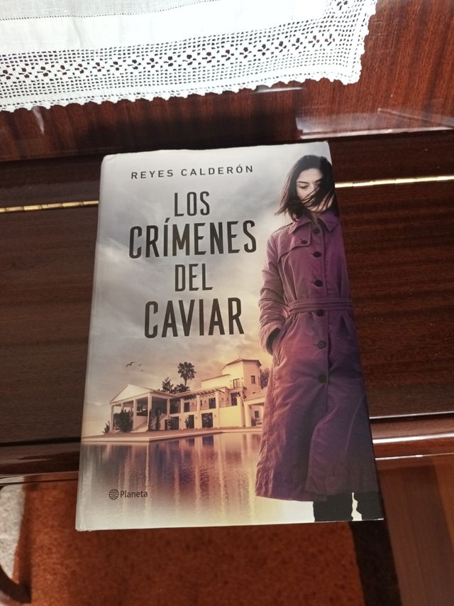 Los crímenes del caviar: Una novela de la juez ...