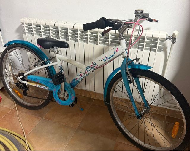 Bicicletta da ragazza Btwin. 24». 6 pignoni.