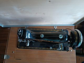 Máquina de Coser Antigua