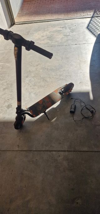 Patinete Eléctrico con Cargador y Funda