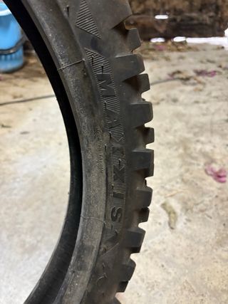 Rueda Maxxis Delantera