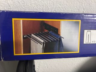 Organizador de pantalones sin estrenar.