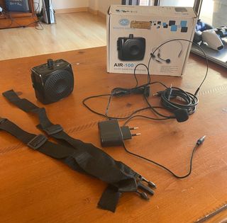 Altavoz portátil de cintura con micrófono diadema