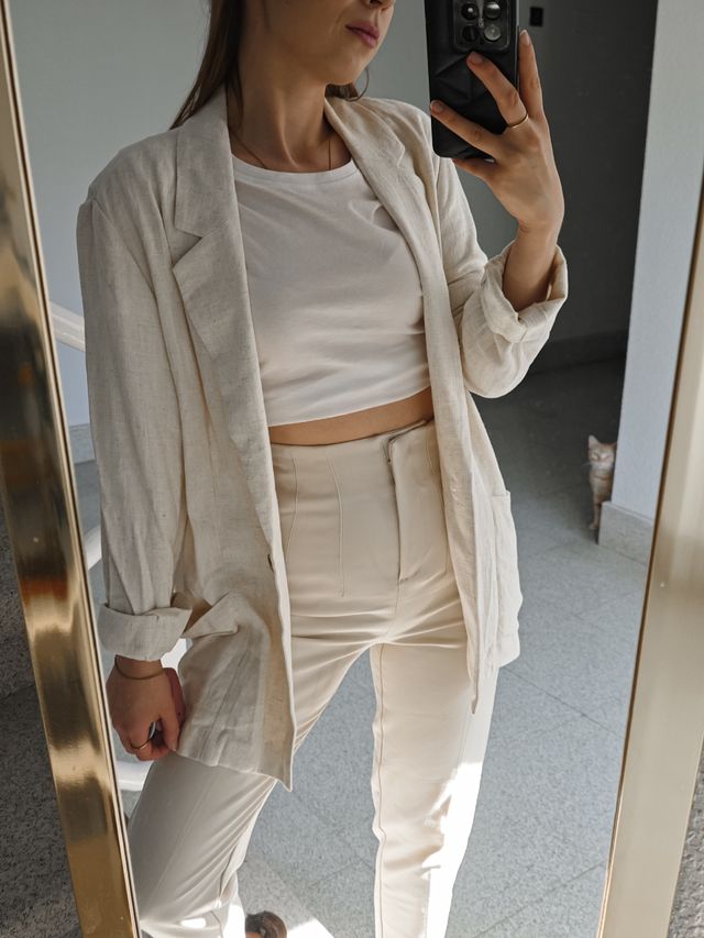 Conjunto americana lino y pantalón beige