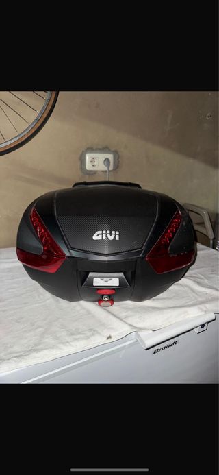 Maleta Givi para moto (2 cascos)
