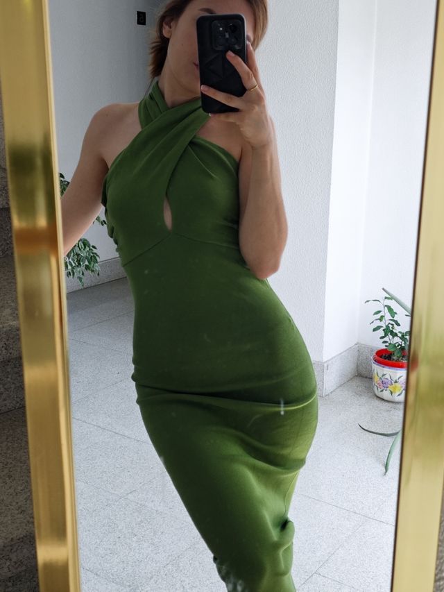 Vestido midi ajustado de punto