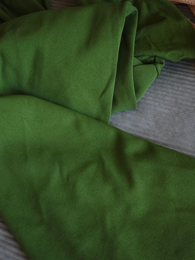 Vestido midi ajustado de punto