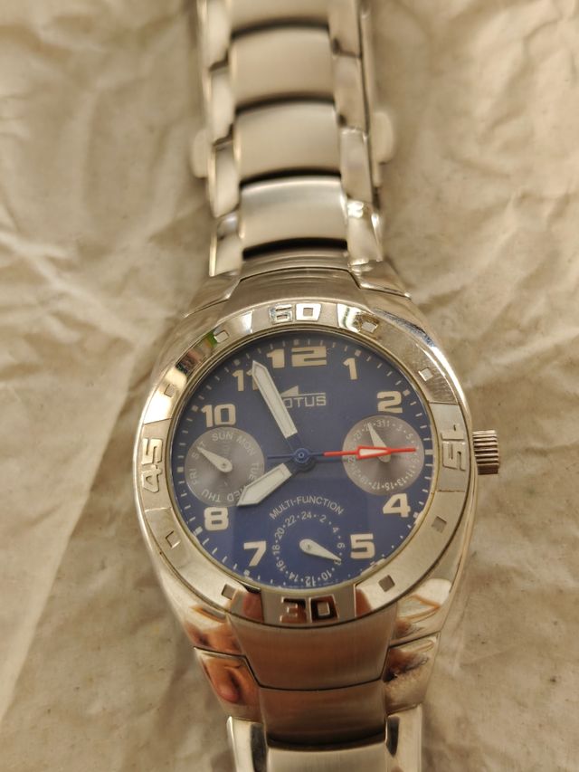 Reloj Lotus